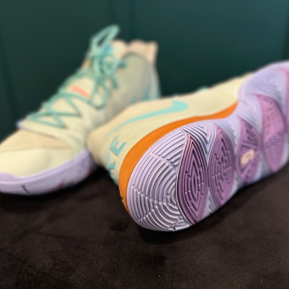 Kyrie 5 SpongeBob - Squidward Tentacles, Men’s Sz 10 - Picture 5 of 13